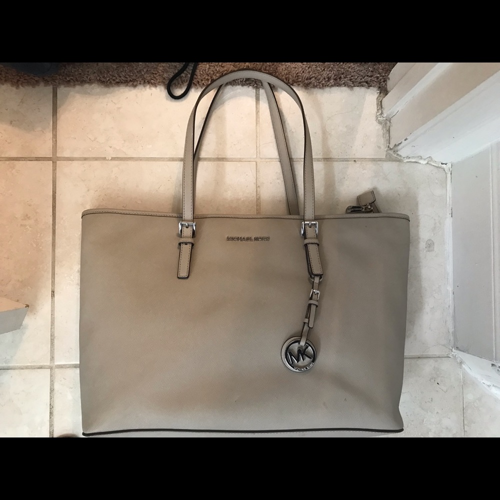 Michael Kors Jet Set Traveler Tote